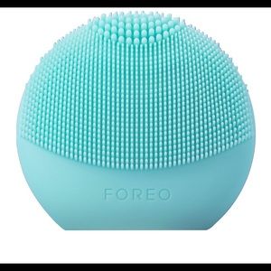 BNWT! Loreo Fofo facial brush